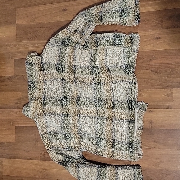 Sherpa zip up/button up - Picture 3 of 4